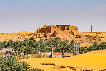 Old ksar, old town in the desert, near Timimoun, western Algeria, North Africa, Africa