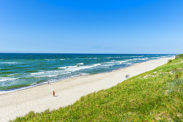 Long white sand beach in the Curonian Spit National Park, UNESCO World Heritage Site, Kaliningrad, Russia, Europe