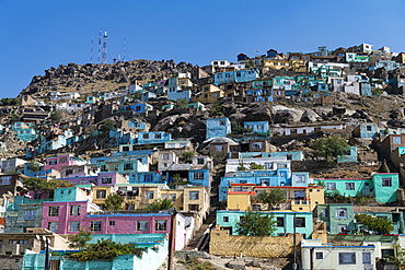 Houses perched on the hills around Sakhi Shah-e Mardan Shrine (Ziyarat-e Sakhi), Kabul, Afghanistan, Asia