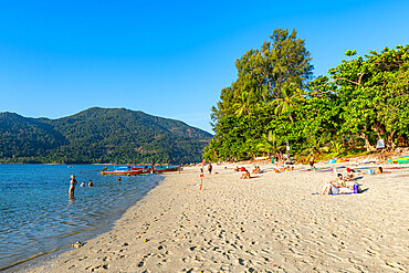 Sunset Beach on Koh Lipe, Tarutao National Park, Thailand, Southeast Asia, Asia