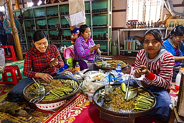 Cigar (cheroot) and cigarette hand made rolling, Inle Lake, Shan state, Myanmar (Burma), Asia