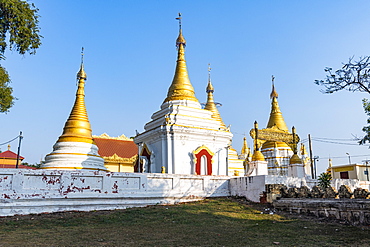 Lawka Tharahpu Pagoda, Inwa (Ava), Mandalay, Myanmar (Burma), Asia