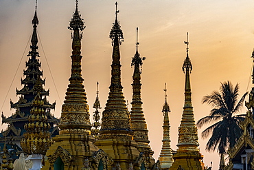 Shwedagon pagoda at sunset, Yangon (Rangoon), Myanmar (Burma), Asia