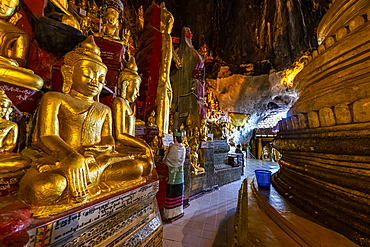 Golden Buddha statues, Pindaya cave, Pindaya, Shan state, Myanmar (Burma), Asia