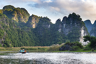 Limestone mountains in the scenic Trang An Landscape Complex, UNESCO World Heritage Site, Vietnam, Indochina, Southeast Asia, Asia