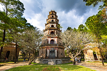 Pagoda of the Celestial Lady (Thien Mu Pagoda), Hue, UNESCO World Heritage Site, Vietnam, Indochina, Southeast Asia, Asia