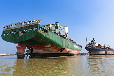 Huge container ships ready to be broken up, Chittagong Ship Breaking Yard, Chittagong, Bangladesh, Asia