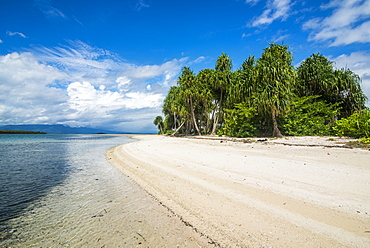 Turquoise water and white sand beach, White Island, Buka, Bougainville, Papua New Guinea, Pacific