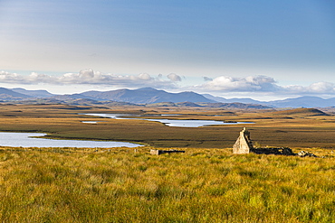 Isolated house on the Isle of Lewis, Outer Hebrides, Scotland, United Kingdom, Europe