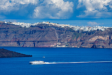 Panoramic view of the Santorini caldera, Santorini, Cyclades, Greek Islands, Greece, Europe