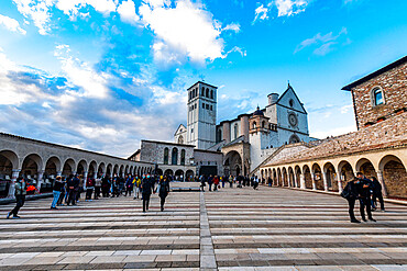 Square in front of the Basilica of Saint Francis of Assisi, UNESCO World Heritage Site, Assisi, Umbria, Italy, Europe