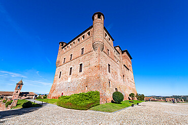 Castle of Grinzane Cavour, UNESCO World Heritage Site, Piedmont, Italy, Europe