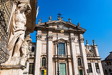 Mantua Cathedral, Mantua, UNESCO World Heritage Site, Lombardy, Italy, Europe