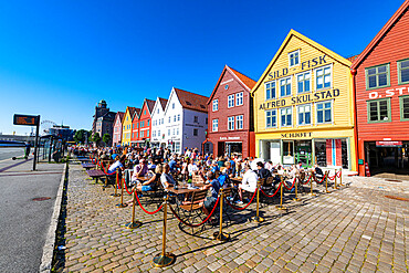 Open air cafes, Bryggen, series of Hanseatic buildings, UNESCO World Heritage Site, Bergen, Norway, Scandinavia, Europe