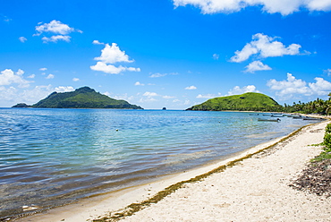 White sand beach on Yanuya Island, Mamanuca Islands, Fiji, South Pacific