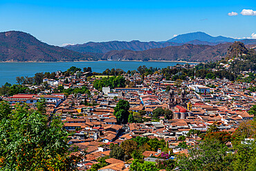 View over Valle de Bravo and Lake Avandaro, state of Mexico, Mexico, North America