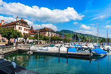 Historic town of Lutry in the area of the Lavaux Vineyard Terraces, UNESCO World Heritage Site, Lake Geneva, Switzerland, Europe