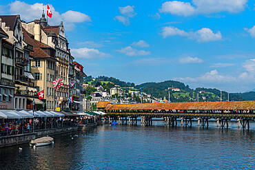 Kapellbrucke (Chapel Bridge), wooden footbridge, Lucerne, Switzerland, Europe