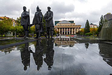 Lenin statue on Lenin Square, Novosibirsk, Novosibirsk Oblast, Russia, Eurasia