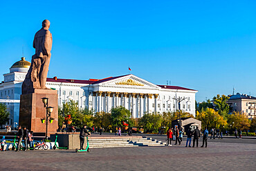 Lenin statue on Lenin Square, Chita, Zabaykalsky Krai, Russia, Eurasia