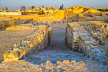 Qal'at al-Bahrain (Bahrain Fort), UNESCO World Heritage Site, Kingdom of Bahrain, Middle East