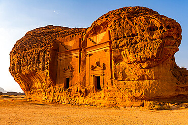 Rock tomb, Madain Saleh (Hegra) (Al Hijr), UNESCO World Heritage Site, Al Ula, Kingdom of Saudi Arabia, Middle East