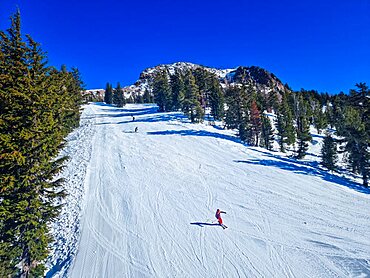 Overlook over Mammoth mountain, California, USA