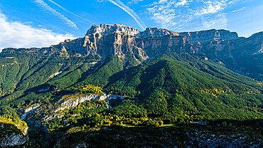 Rock cliffs of Pico Taillon, Monte Perdido, UNESCO World Heritage Site, Aragon, Pyrenees, Spain, Europe