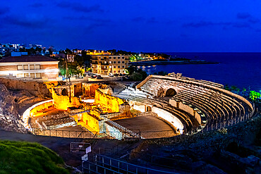 Roman Amphitheatre at night, Tarraco (Tarragona), UNESCO World Heritage Site, Catalonia, Spain, Europe