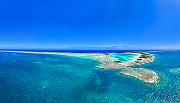 Panorama of the Blue Lagoon, Rangiroa atoll, Tuamotus, French Polynesia, South Pacific, Pacific