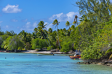 Little bay at the Tiputa Pass, Rangiroa atoll, Tuamotus, French Polynesia, South Pacific, Pacific