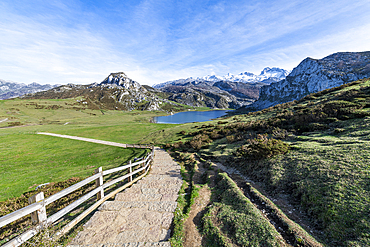 Walkway to the Covadonga lake, Picos de Europa National Park, Asturias, Spain, Europe