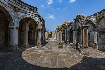 Kamani Mosque, Champaner-Pavagadh Archaeological Park, UNESCO World Heritage Site, Gujarat, India, Asia