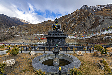 Buddhist stupa in Muktinath valley, Kingdom of Mustang, Himalayas, Nepal, Asia