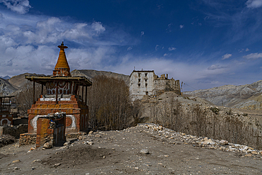 Colourfully painted Buddhist stupa, Kingdom of Mustang, Himalayas, Nepal, Asia