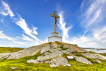 Old Christian cross, Ile aux Marins, fishermen's island, Territorial Collectivity of Saint-Pierre and Miquelon, Overseas Collectivity of France, North America