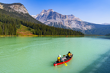 Canoe on Emerald Lake, Yoho National Park, UNESCO World Heritage Site, British Columbia, Canada, North America