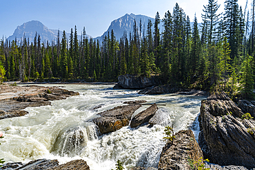 Natural Bridge Lower Falls, Yoho National Park, UNESCO World Heritage Site, British Columbia, Canada, North America