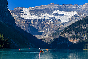 Kayakers on Lake Louise, Banff National Park, UNESCO World Heritage Site, Alberta, Rocky Mountains, Canada, North America