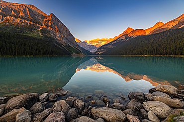 Sunrise at Lake Louise, Banff National Park, UNESCO World Heritage Site, Alberta, Rocky Mountains, Canada, North America