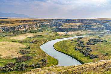 Milk River running through the Writing-on-Stone Provincial Park, UNESCO World Heritage Site, Alberta, Canada, North America