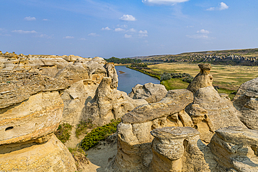 Hoodoos along the Milk River, Writing-on-Stone Provincial Park, UNESCO World Heritage Site, Alberta, Canada, North America