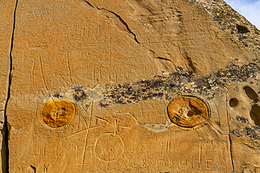 Indian rock carving, Writing-on-Stone Provincial Park, UNESCO World Heritage Site, Alberta, Canada, North America