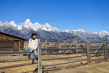 Mormon Row and Teton Range, Grand Teton National Park, Wyoming, United States of America, North America