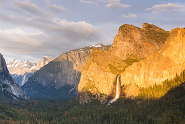 Tunnel View, Yosemite National Park, UNESCO World Heritage Site, California, United States of America, North America