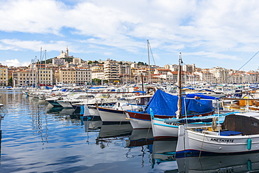 Old Port and Notre Dame, Marseille, Bouches du Rhone, Provence, Provence-Alpes-Cote d'Azur, France, Mediterranean, Europe