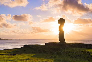 Moai heads of Easter Island, Rapa Nui National Park, UNESCO World Heritage Site, Easter Island, Chile, South America