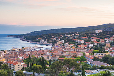 View over Cassis, Bouches du Rhone, Provence, Provence-Alpes-Cote d'Azur, French Riviera, France, Mediterranean, Europe