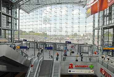 Germany interior of hauptbahnhof train terminal in berlin photo julio etchart