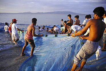 Fishing, philippines. Mindoro island